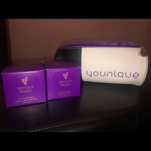 2 Younique masks and makeup up bag